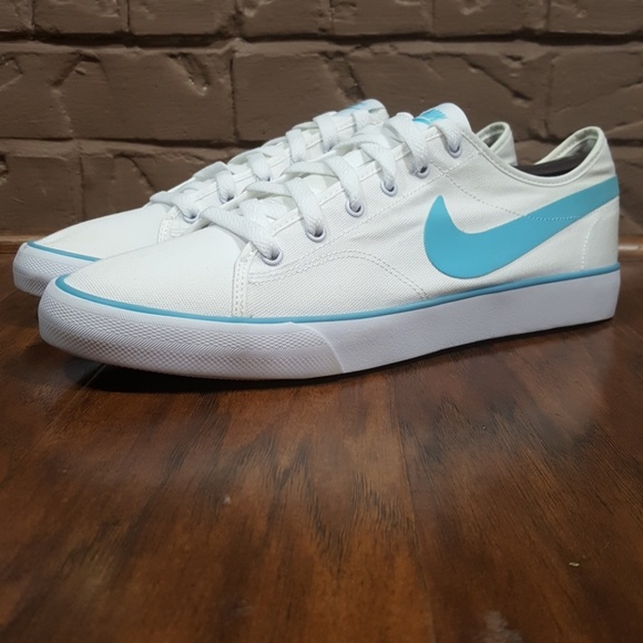 nike canvas tennis shoes